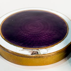 Pastillero Cilindrico de Bronce con Tapa de Esmalte Bordó - imagen 4