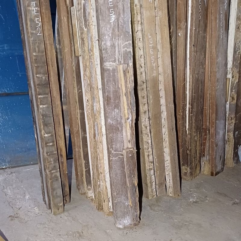 Seis tirantes de pinotea con rastros de polilla para venta - imagen 2