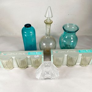 Lote de 10 piezas: Vasos, florero, frasco, jarra y botellón - imagen 1
