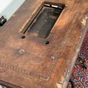 Par de Pies de Máquina de Coser con Tapa y Mesa Libro - imagen 6