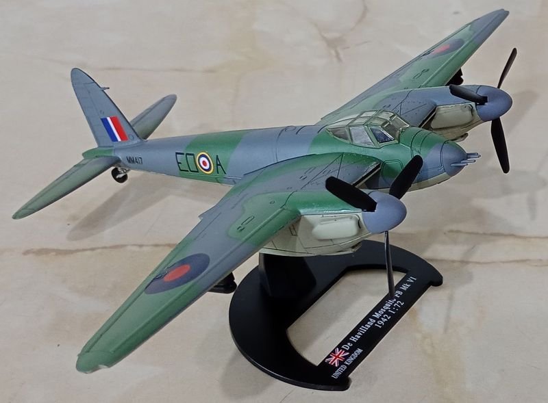 Modelo a escala de un avión de la Segunda Guerra Mundial, DE HAVILLAND MOSQUITO FB Mk VI - imagen 6