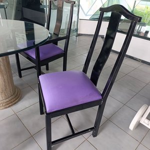 Juego de 6 Sillas de Madera Negra con Tapizado Violeta - imagen 1