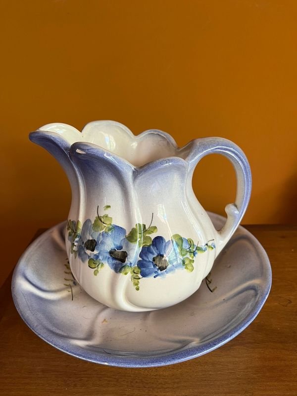 Lote siguiente: Jarra de porcelana azul y blanca con flores
