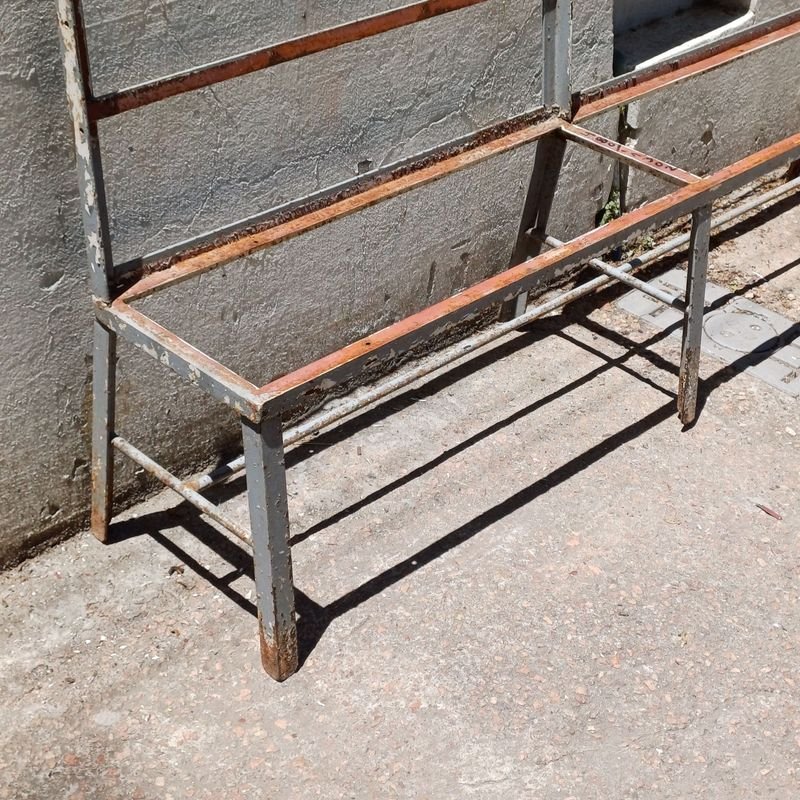 Estructura para banco en hierro: una pieza de decoración útil y resistente - imagen 4