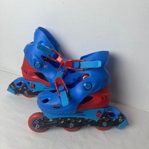 Par de Rollers Ajustables para Niños en Azul y Rojo - imagen 3