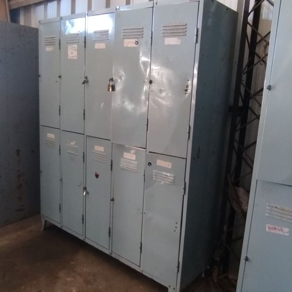 Almacén metálico Demarco de 10 puertas - imagen 3