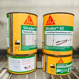 Lote siguiente: Lote de 2 latas de resina Sika Viscosidad Baja para inyección