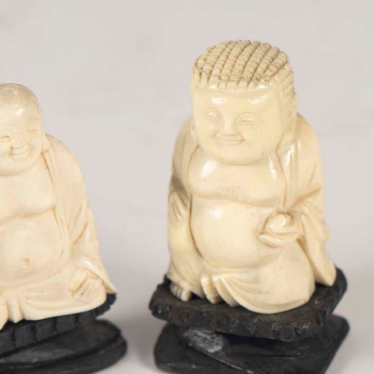 Dos estatuas de Buda de porcelana blanca - imagen 2