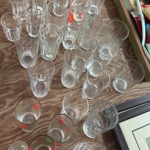 Lote siguiente: Lote de Vasos de Vidrio Varios Diseños