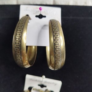 Caravanas Estilo Vintage Argolla con Acabado Envejecido - imagen 3