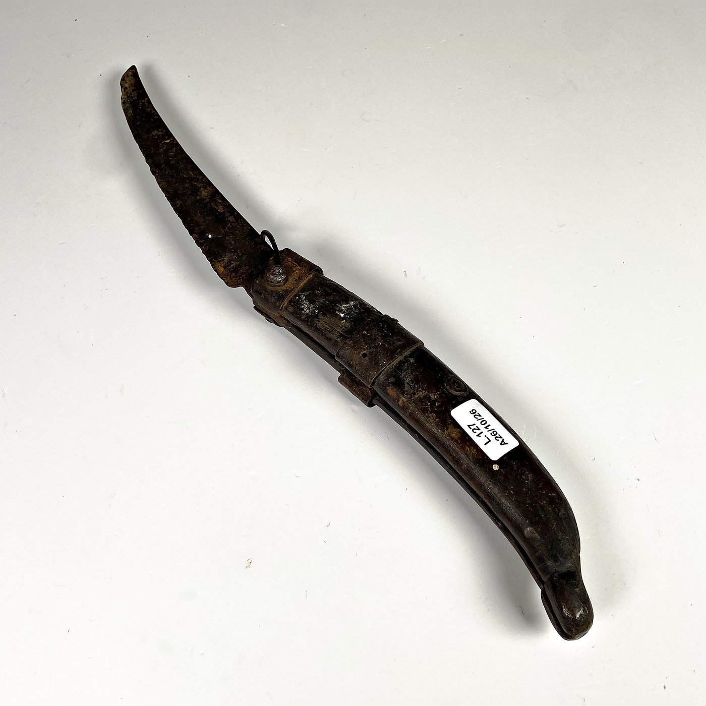 Cuchillo Sevillano Hoja de Metal y Cabo de Madera