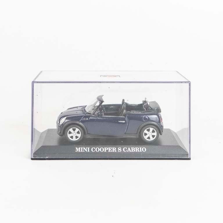 Auto Mini Cooper S Cabrio escala 1/24 colecci{on Welly