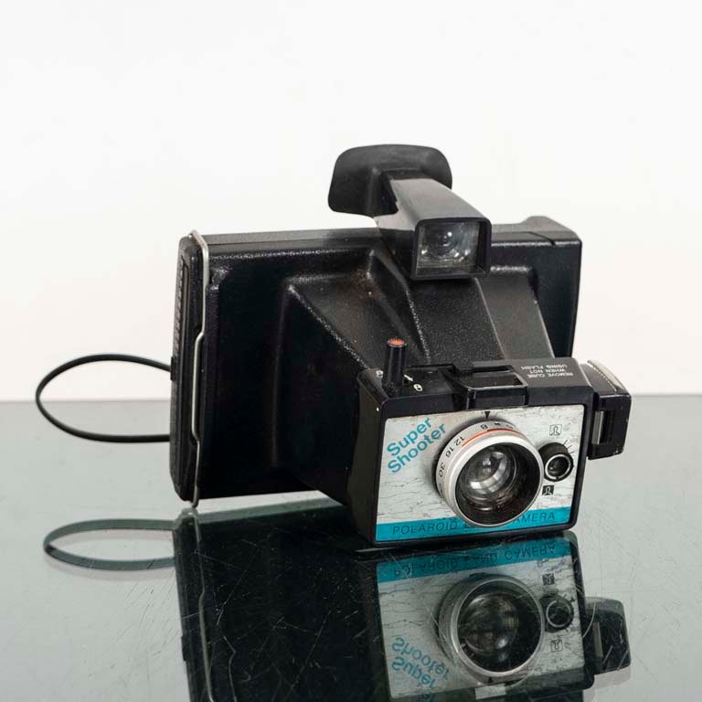 Lote anterior: Cámara instantánea Polaroid para la venta