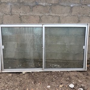 Lote anterior: Ventana corrediza de aluminio 190x105 cm