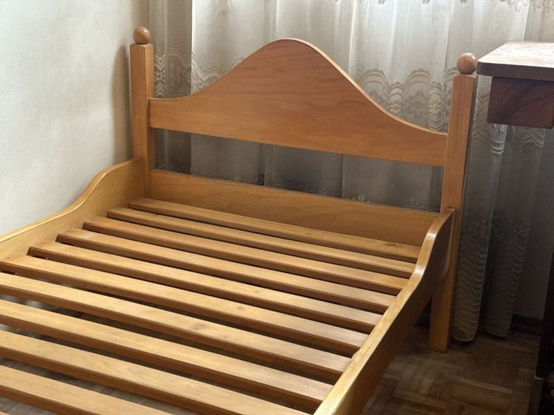 Cama de una plaza en guatambú macizo - Muebles de calidad - imagen 3