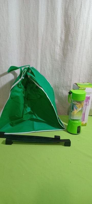 Lote siguiente: Bolsa para carro de supermercado y licuadora portatil recargable