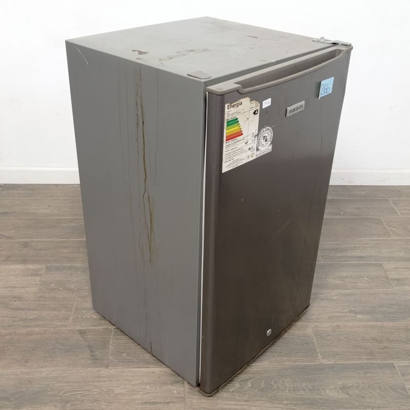 Frigobar marca Panavox con rastro de oxido: Electrodomésticos