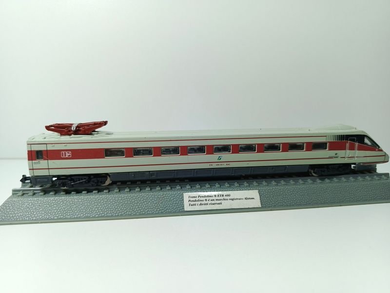 Modelo de Locomotora Italiana Pendolino ETR 480 a Escala - imagen 2