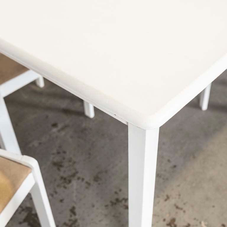 Mesa de comedor y sillas de madera - imagen 3