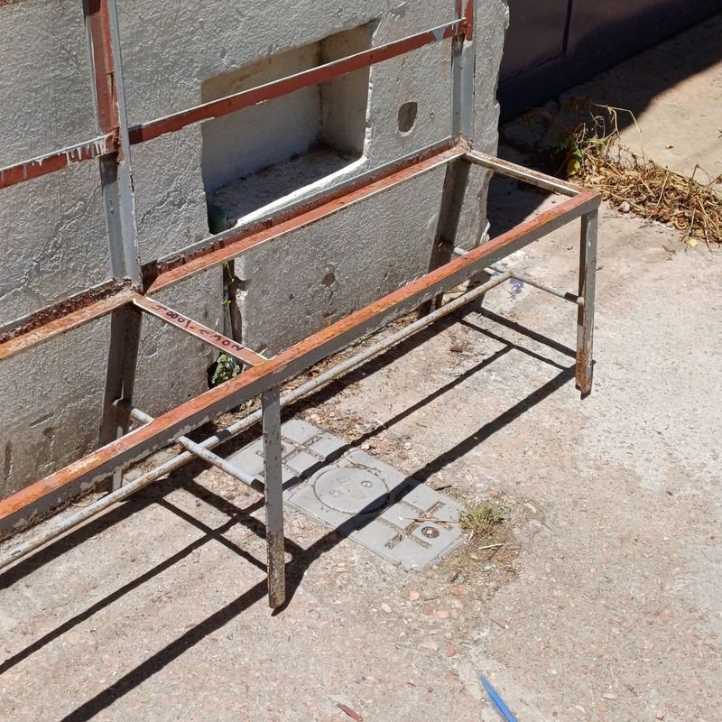 Estructura para banco en hierro: una pieza de decoración útil y resistente - imagen 5