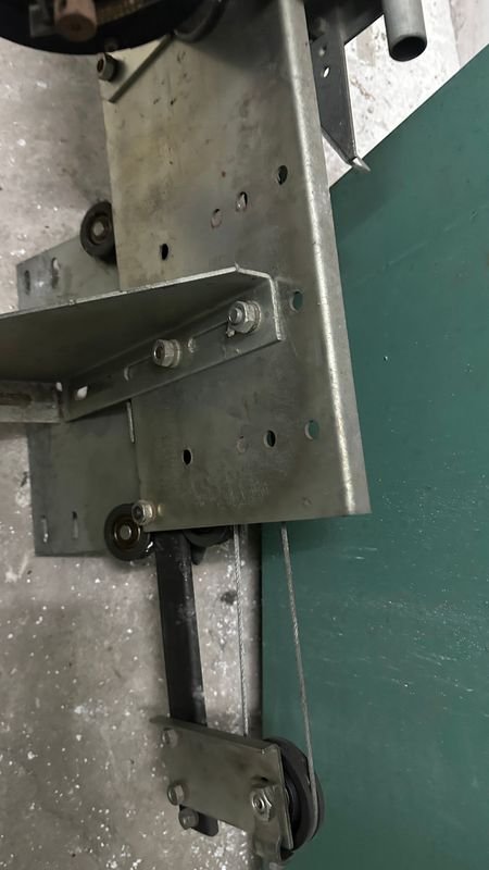 Mecanismo de apertura para ascensores con motor eléctrico - imagen 5