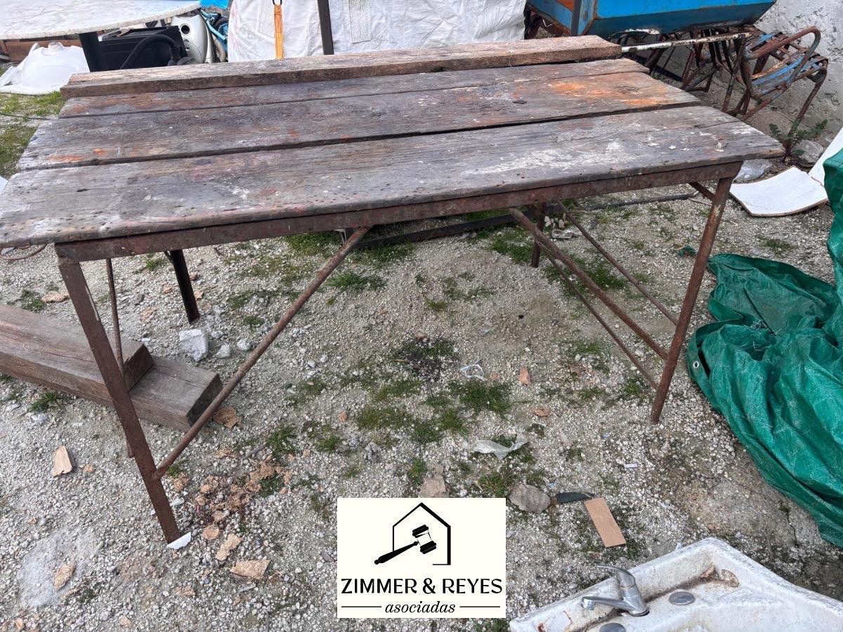 Mesa de Trabajo Plegable de Madera y Metal