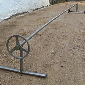 Lote siguiente: Enrollador de Manta de Piscina