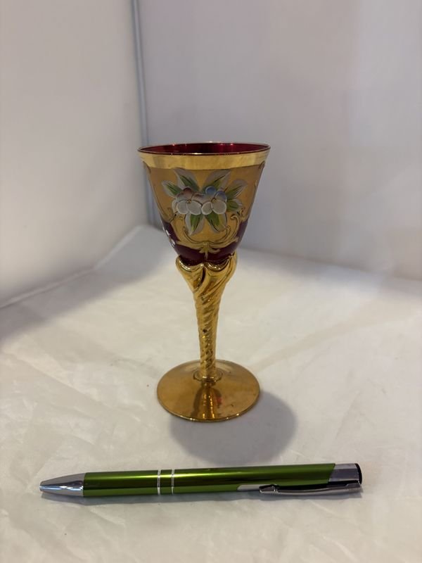 Lote anterior: Copa Licor Dorada con Diseño Florido