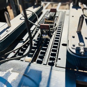 Encintadora de Cajas Industrial con Motor Eléctrico - imagen 4
