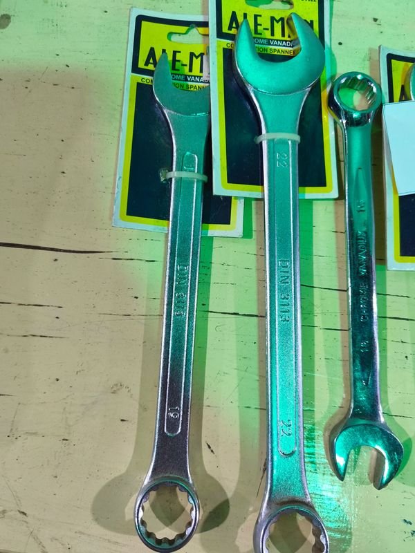 Llaves combinadas de metal en buen estado - imagen 4