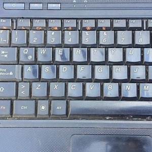 Notebook Lenovo G560  con Detallles a la Vista / Tablet View Sonic Modelo VS14445 con funda protectora / En ambos casos Sin Cargador de Bateria y cableados Se Venden a la Vista - imagen 9