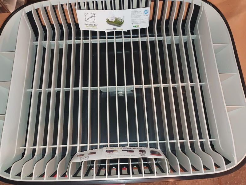 Escurridor de 18 platos en excelente condición - imagen 3