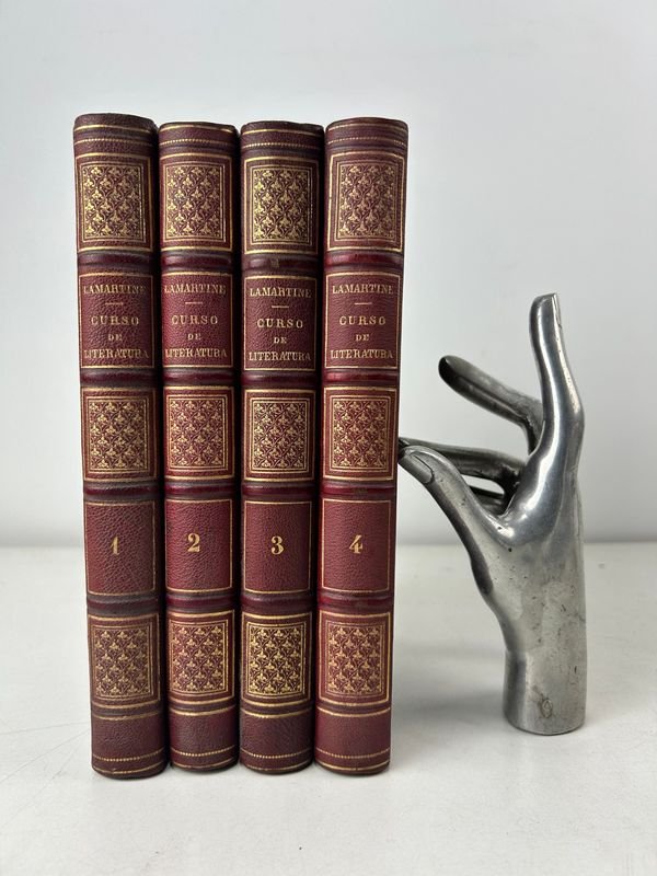 Lote siguiente: Cuatro tomos de CURSO FAMILIAR DE LITERATURA POR M. A. DE LAMARTINE - Paris 1857