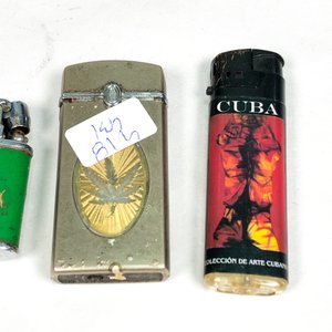 Tres encendedores antiguos de colección - imagen 4