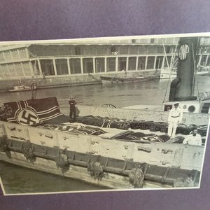 Álbum Histórico: Desembarco y Sepelio Tripulantes Acorazado Graf Spee (1939) - imagen 5