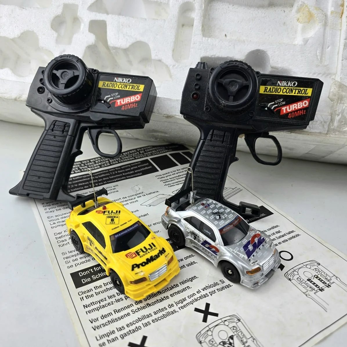 Lote siguiente: Conjunto de Carreras de RC Nikko en Excelente Estado