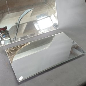 Dos Espejos Rectangulares Decorados con Grabados - imagen 3