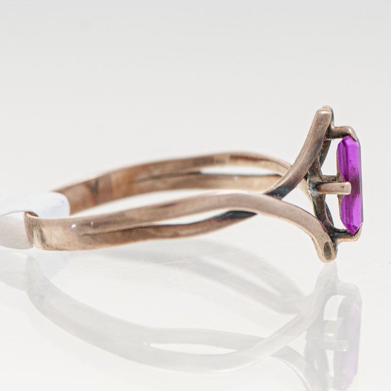 Anillo de Oro con Piedra Roja - imagen 2