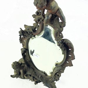Espejo de Sobremesa Antiguo con Figuras de Querubines y Marco Biselado - imagen 2