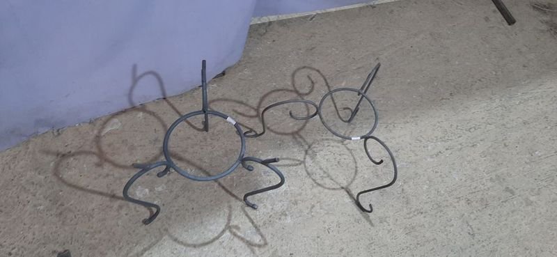 Soportes de metal para macetas - imagen 3