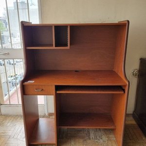 Escritorio Juvenil Caoba con Alzada, Bandeja para Teclado y Cajón - imagen 1