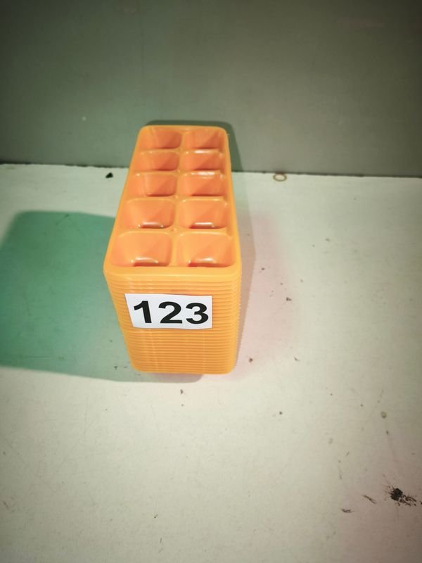 30 Cubeteras Naranjas para Hielo