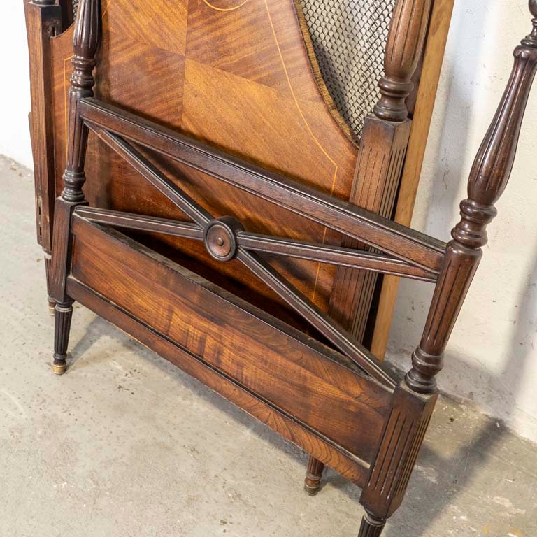 Cama antigua con marquetería, en venta - imagen 2