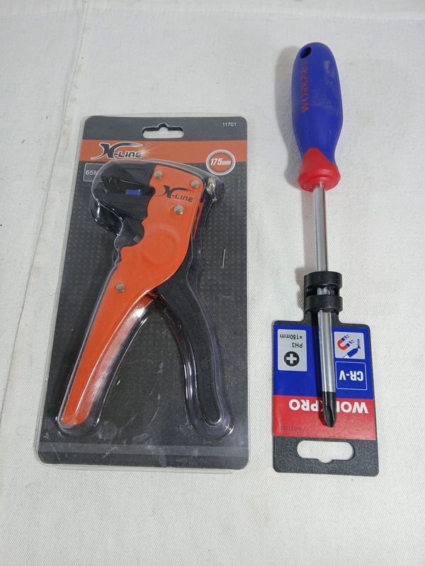 Set de 2 Herramientas Manuales: Destornillador y Pelacables
