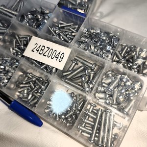 Lote de 2 Cajas con Tornillos y Tuercas Variados - imagen 4