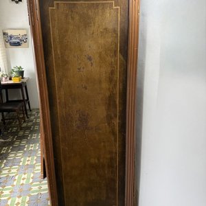 Placard Antiguo de Madera Oscura con Incrustaciones y Cajones - imagen 3