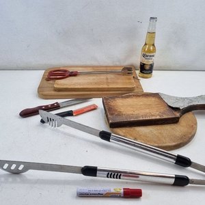 Lote de Utensilios para Asado: Tablas de Madera y Acero Inoxidable Tramontina - imagen 1