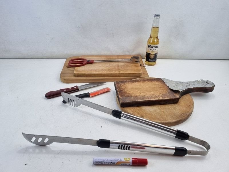 Lote de Utensilios para Asado: Tablas de Madera y Acero Inoxidable Tramontina