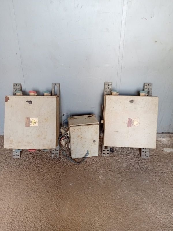 3 Tableros Eléctricos Grandes y 1 Mediano - imagen 1