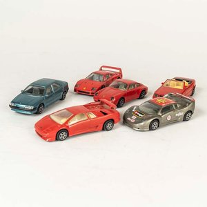 Lote siguiente: Colección 6 Autos Burago Escala 1:43